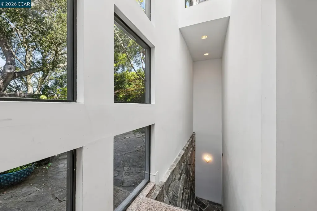 5 Oak Flat Road Orinda CA 94563