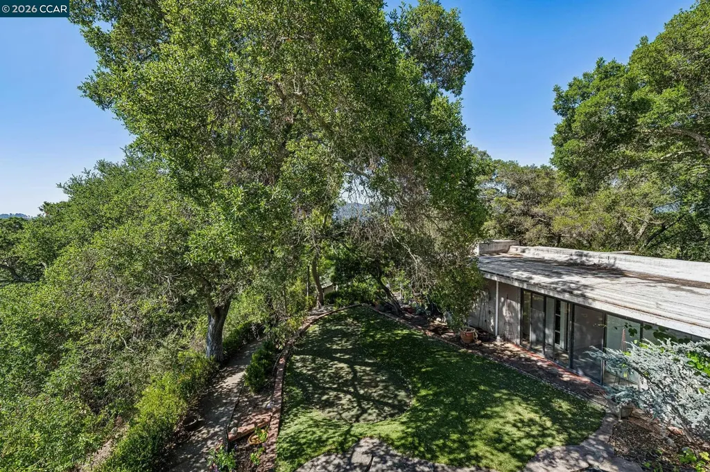 5 Oak Flat Road Orinda CA 94563