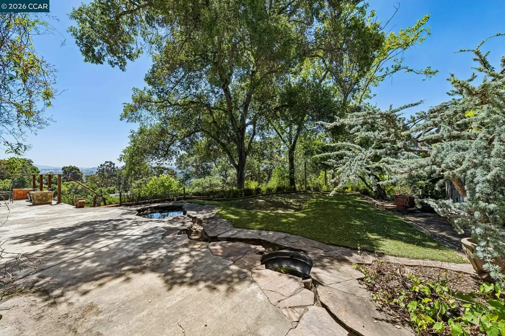 5 Oak Flat Road Orinda CA 94563