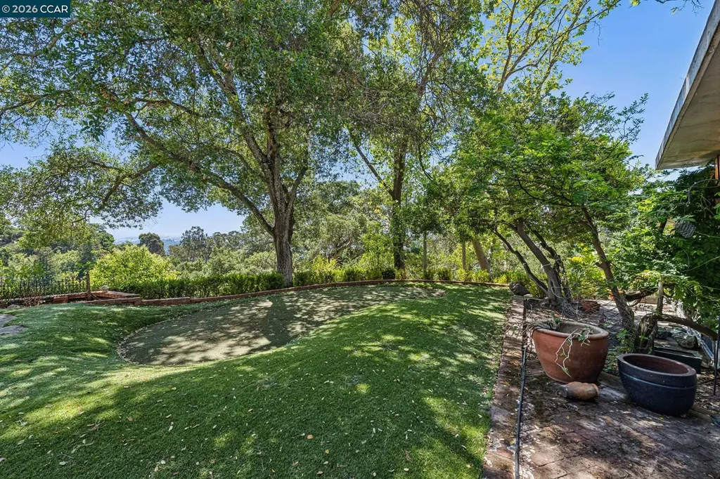 5 Oak Flat Road Orinda CA 94563