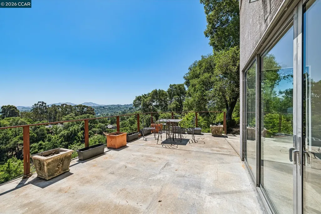 5 Oak Flat Road Orinda CA 94563