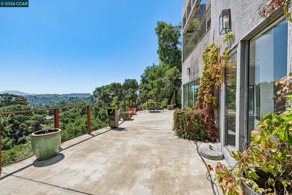 5 Oak Flat Road Orinda CA 94563