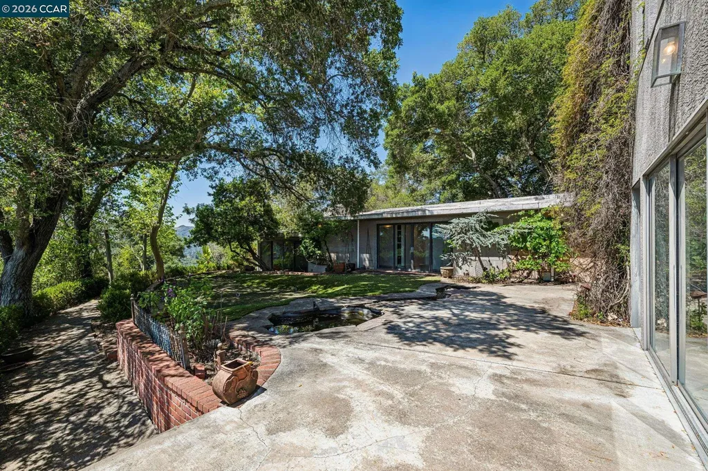 5 Oak Flat Road Orinda CA 94563