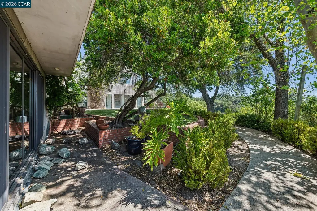 5 Oak Flat Road Orinda CA 94563