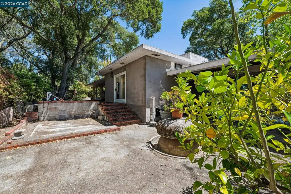 5 Oak Flat Road Orinda CA 94563