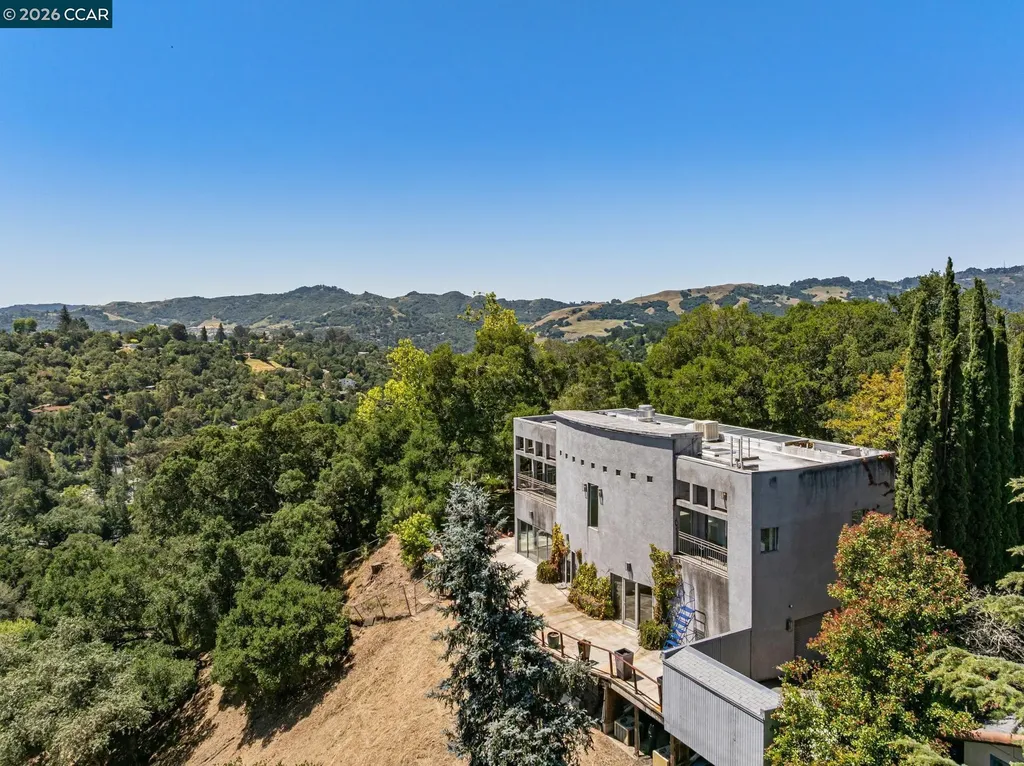 5 Oak Flat Road Orinda CA 94563