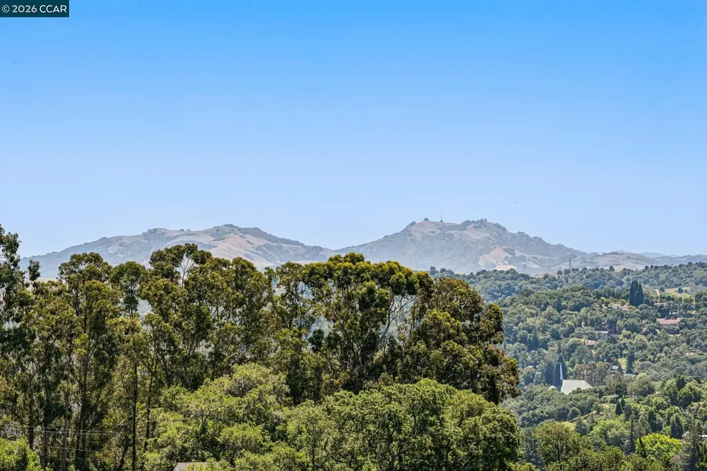 5 Oak Flat Road Orinda CA 94563