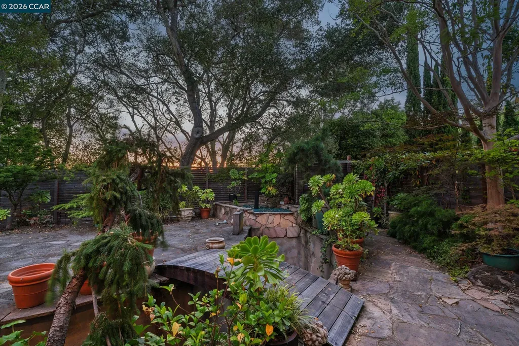 5 Oak Flat Road Orinda CA 94563