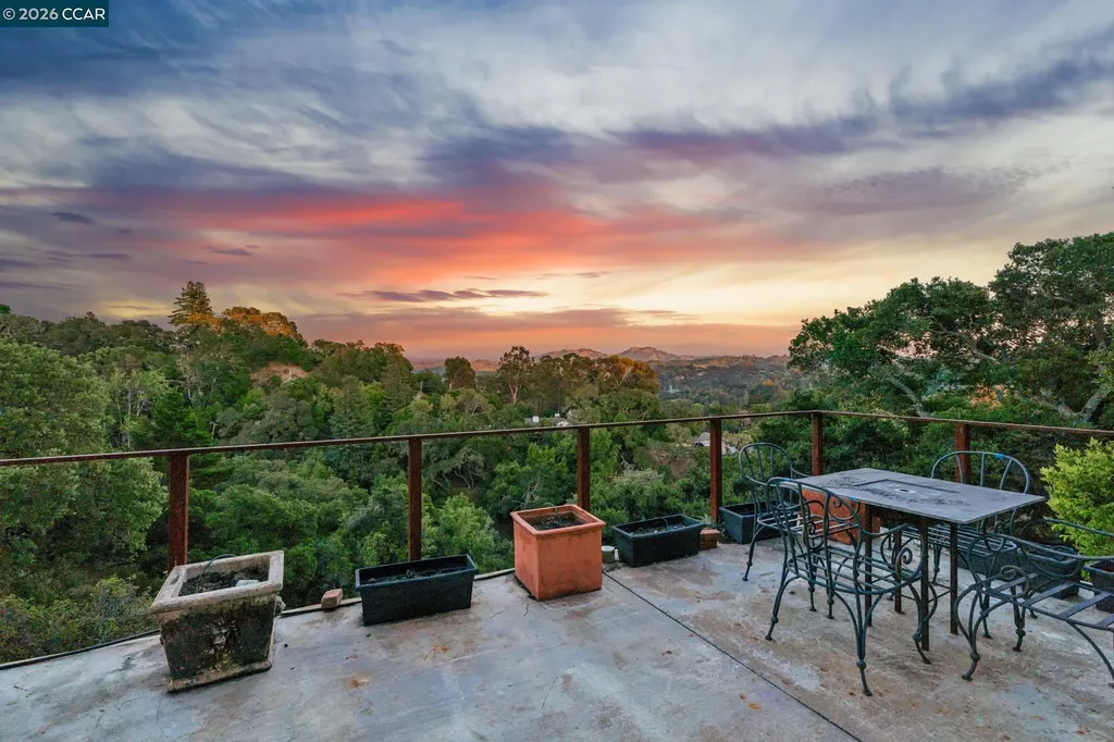 5 Oak Flat Road Orinda CA 94563