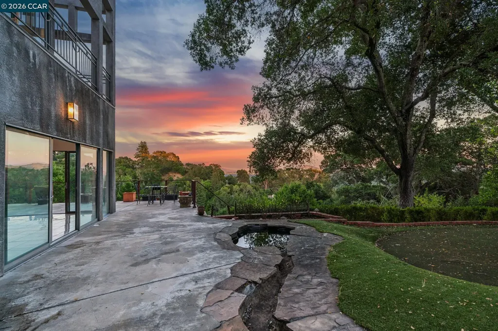 5 Oak Flat Road Orinda CA 94563