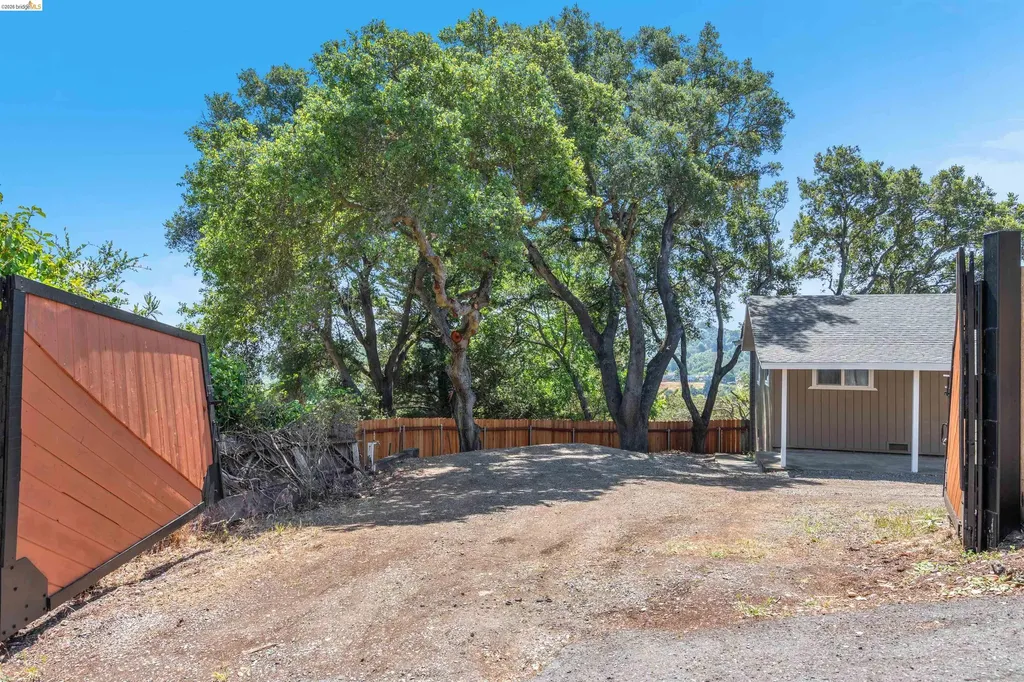 7001 Monte Verde Road El Sobrante CA 94803