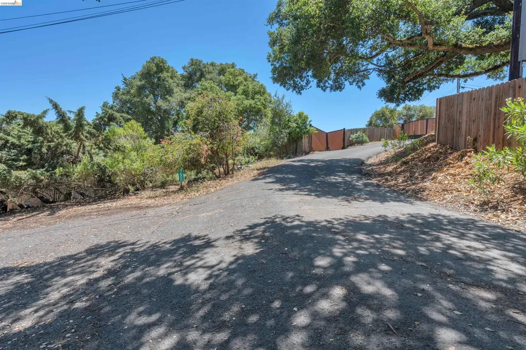 7001 Monte Verde Road El Sobrante CA 94803