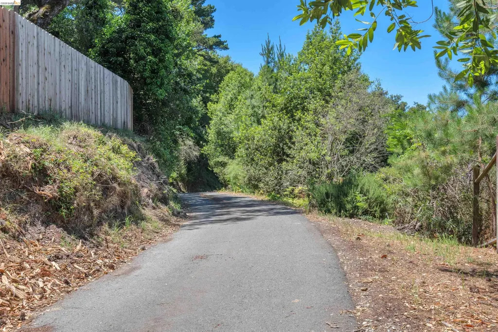 7001 Monte Verde Road El Sobrante CA 94803