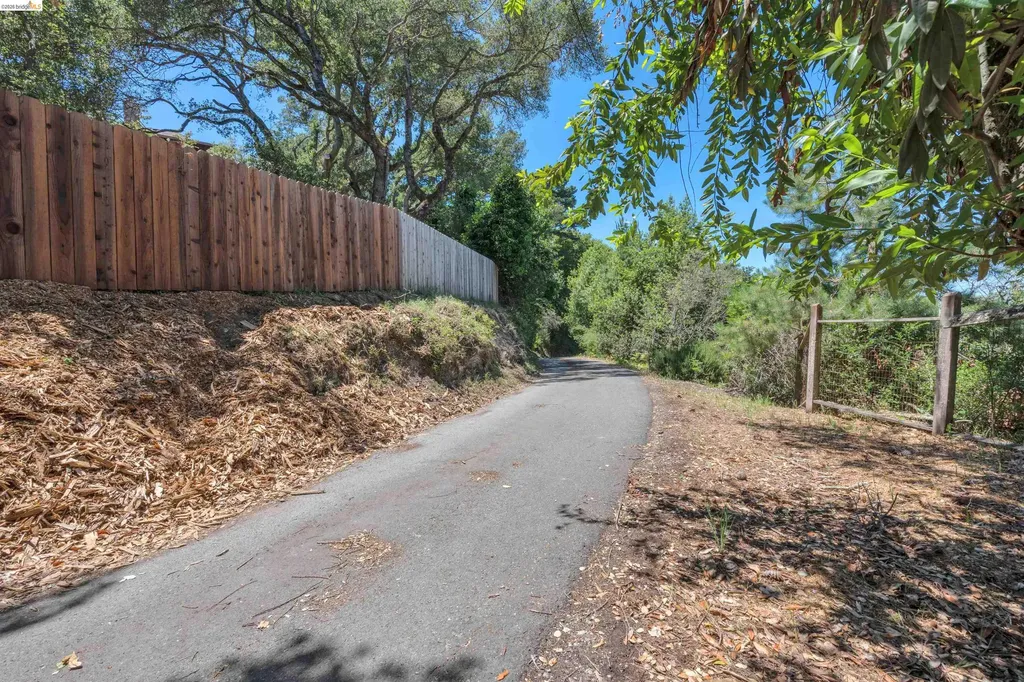 7001 Monte Verde Road El Sobrante CA 94803