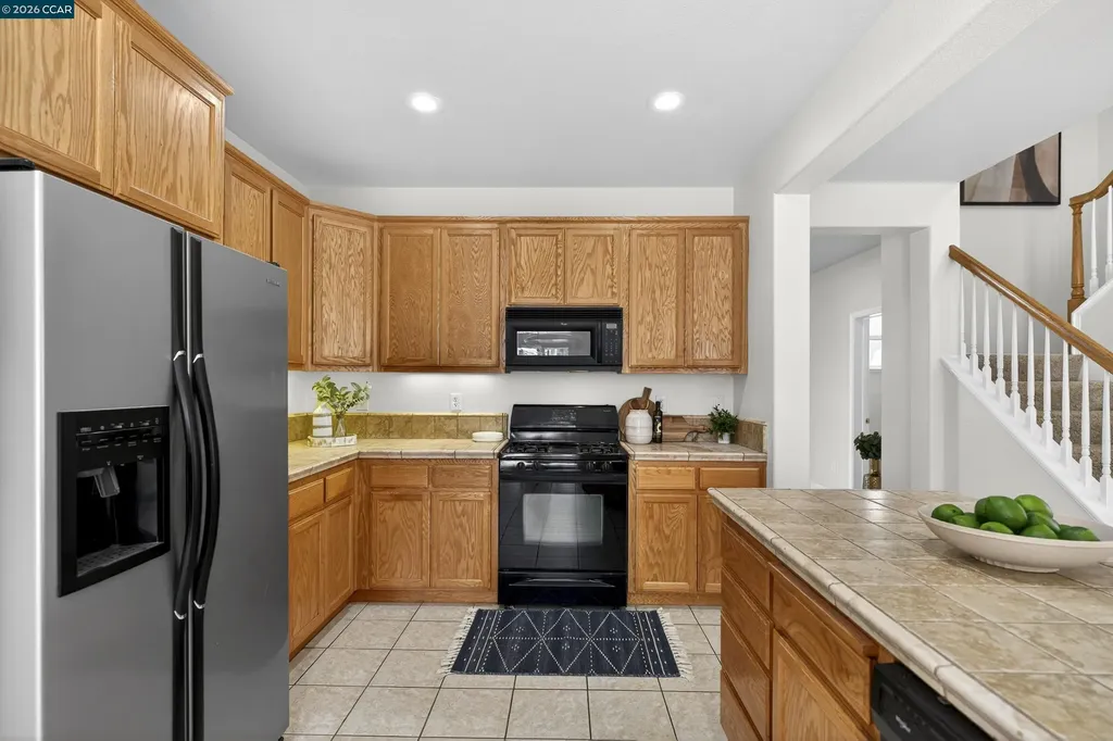 221 Victory Way Suisun City CA 94585