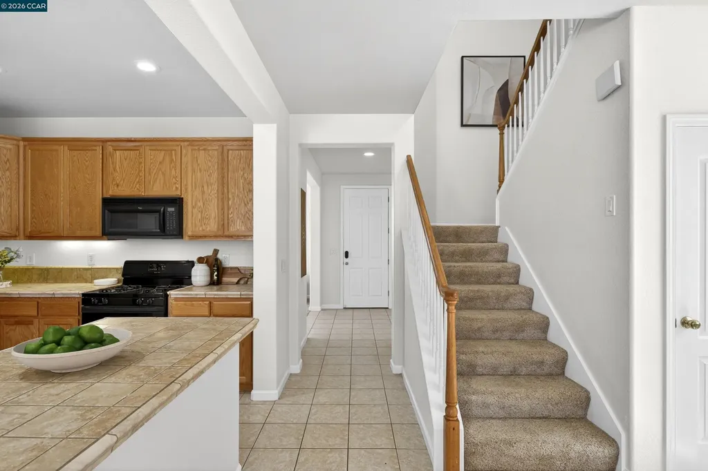 221 Victory Way Suisun City CA 94585