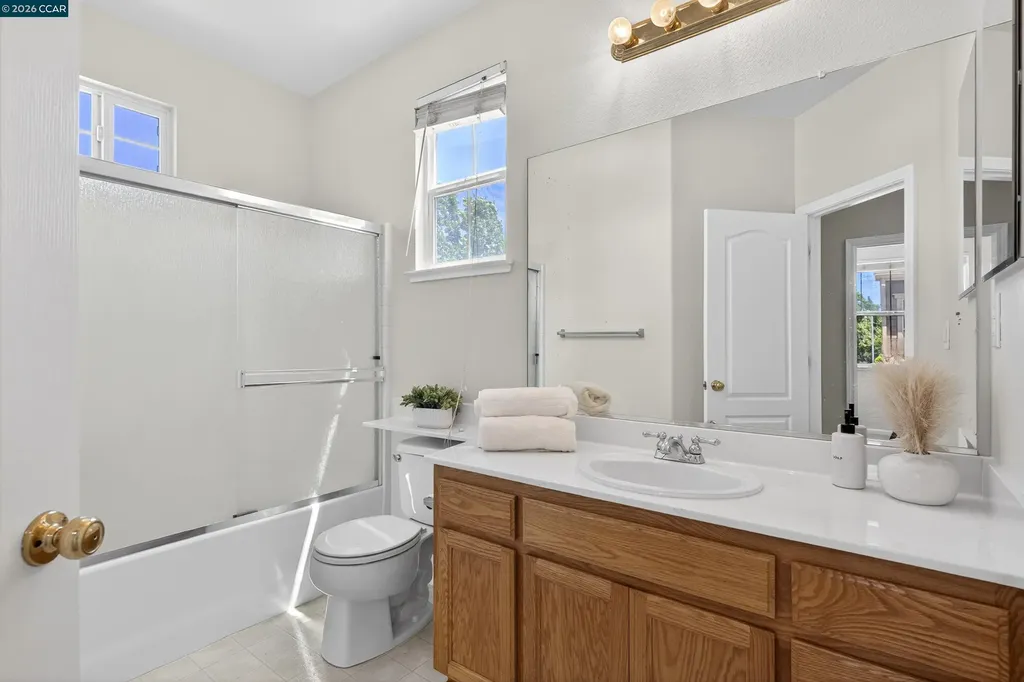 221 Victory Way Suisun City CA 94585