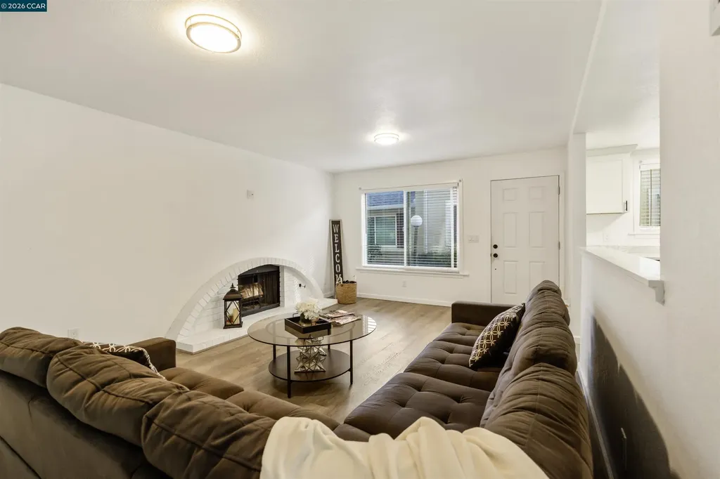 2593 El Portal Drive San Pablo CA 94806