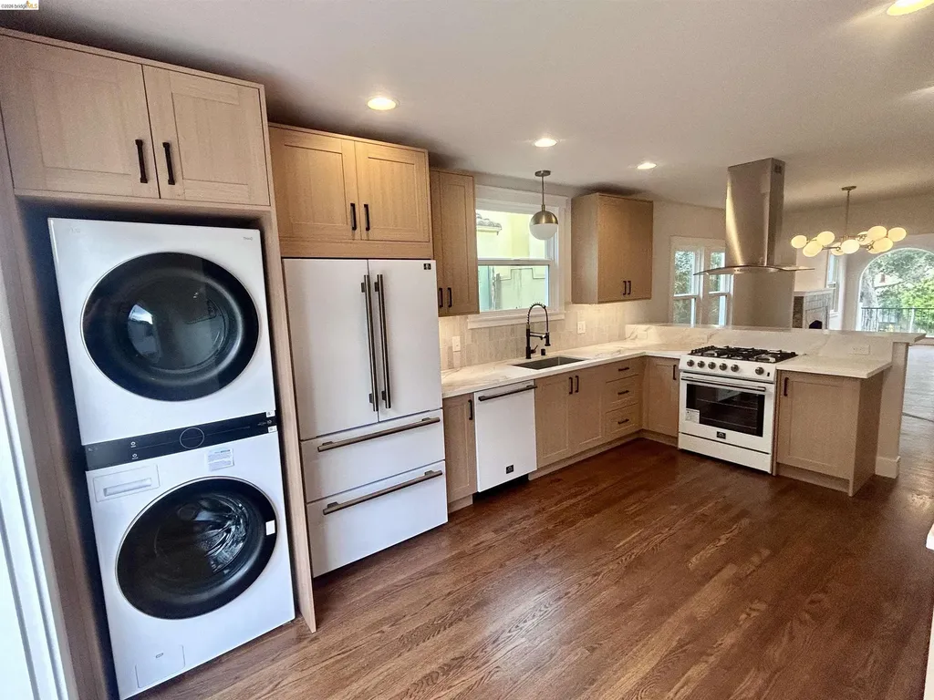 1643 Oak View Avenue Kensington CA 94707