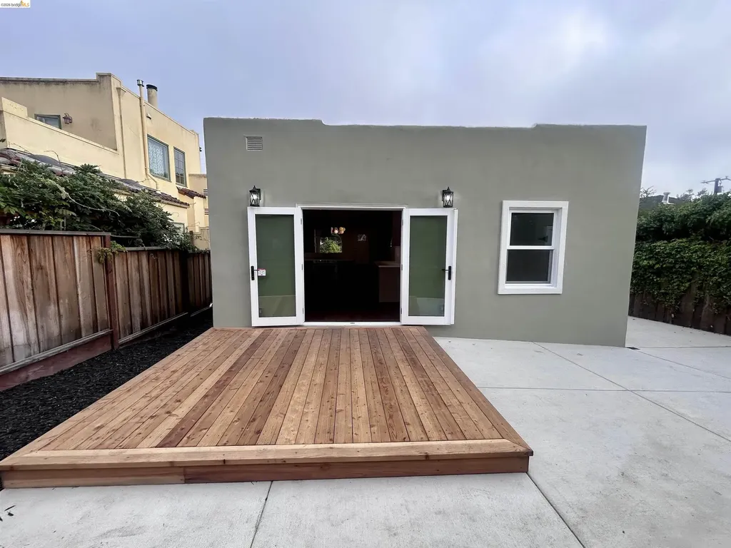 1643 Oak View Avenue Kensington CA 94707