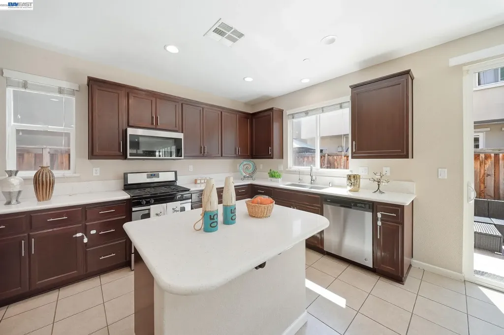 2631 Clarita Drive Pittsburg CA 94565