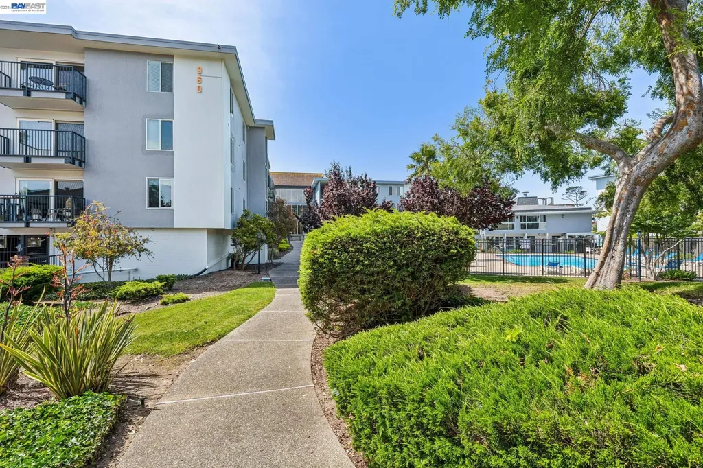 960 Shorepoint Court Alameda CA 94501