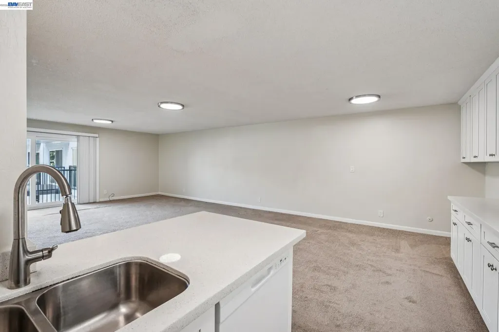 960 Shorepoint Court Alameda CA 94501