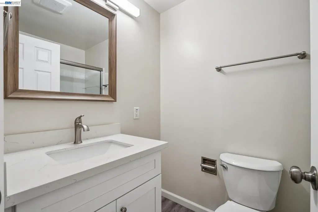 960 Shorepoint Court Alameda CA 94501
