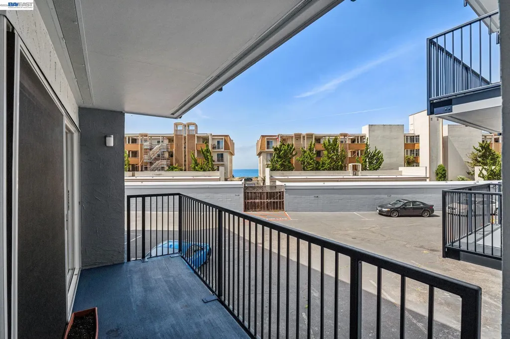 960 Shorepoint Court Alameda CA 94501
