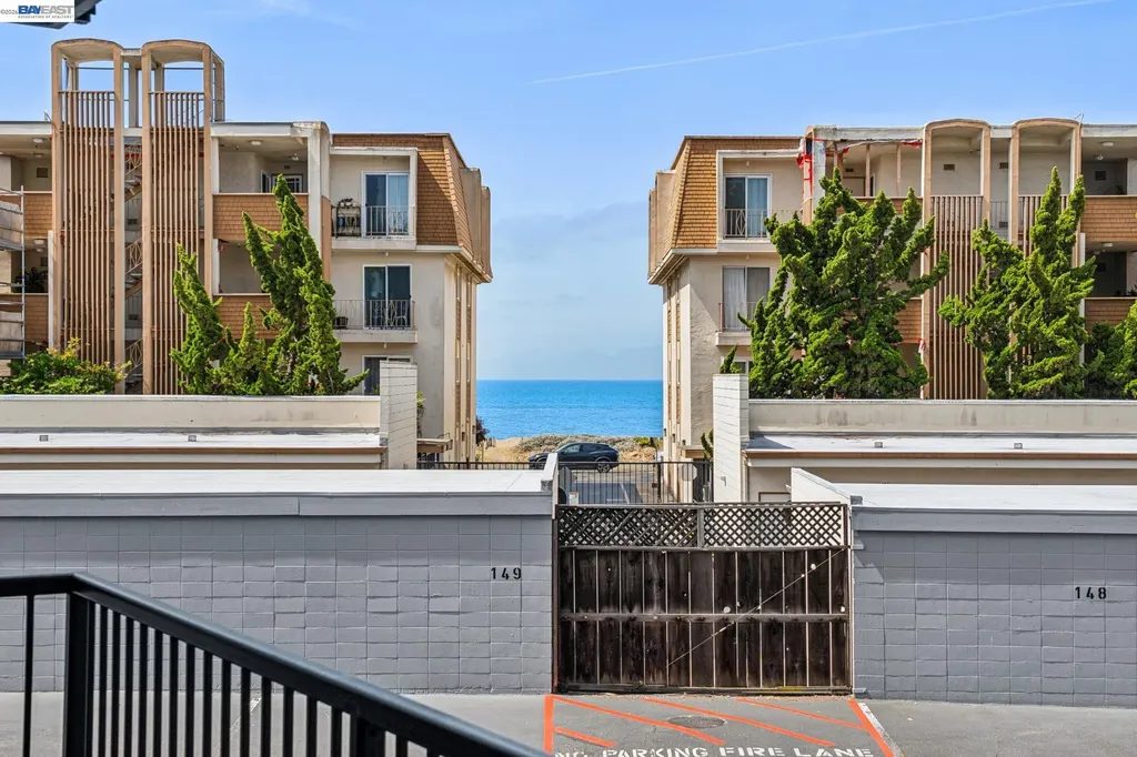 960 Shorepoint Court Alameda CA 94501