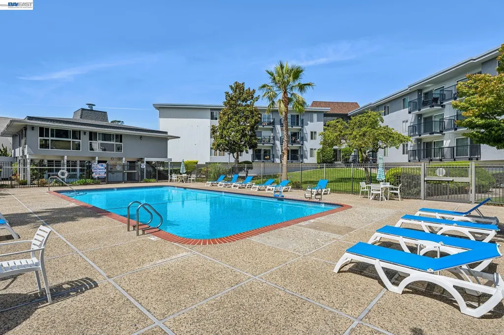960 Shorepoint Court Alameda CA 94501