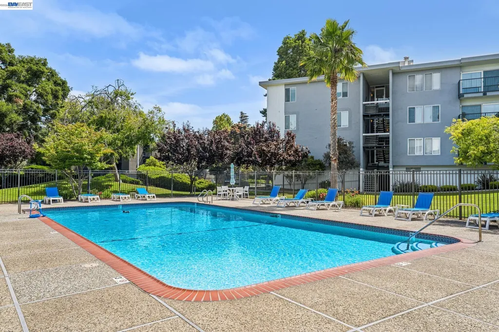 960 Shorepoint Court Alameda CA 94501