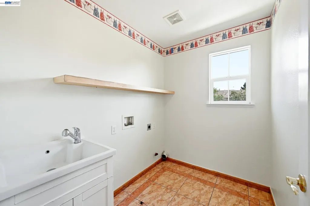 107 Olmsted Court Pittsburg CA 94565