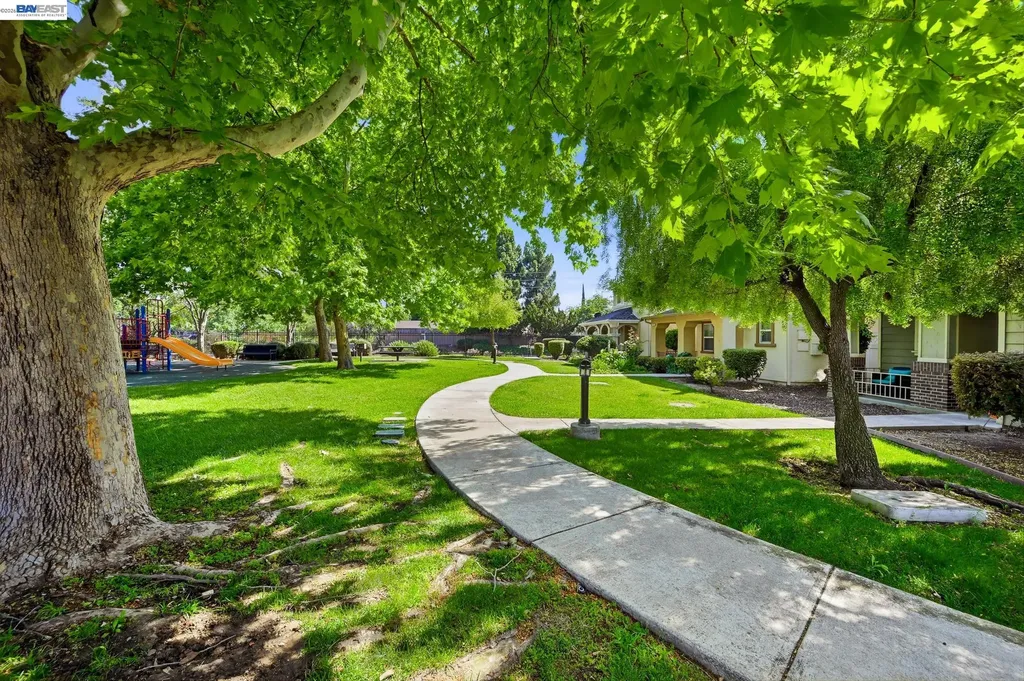 107 Olmsted Court Pittsburg CA 94565