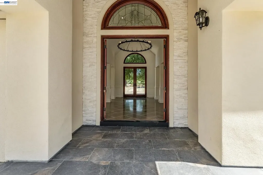 1080 Finley Road Pleasanton CA 94588