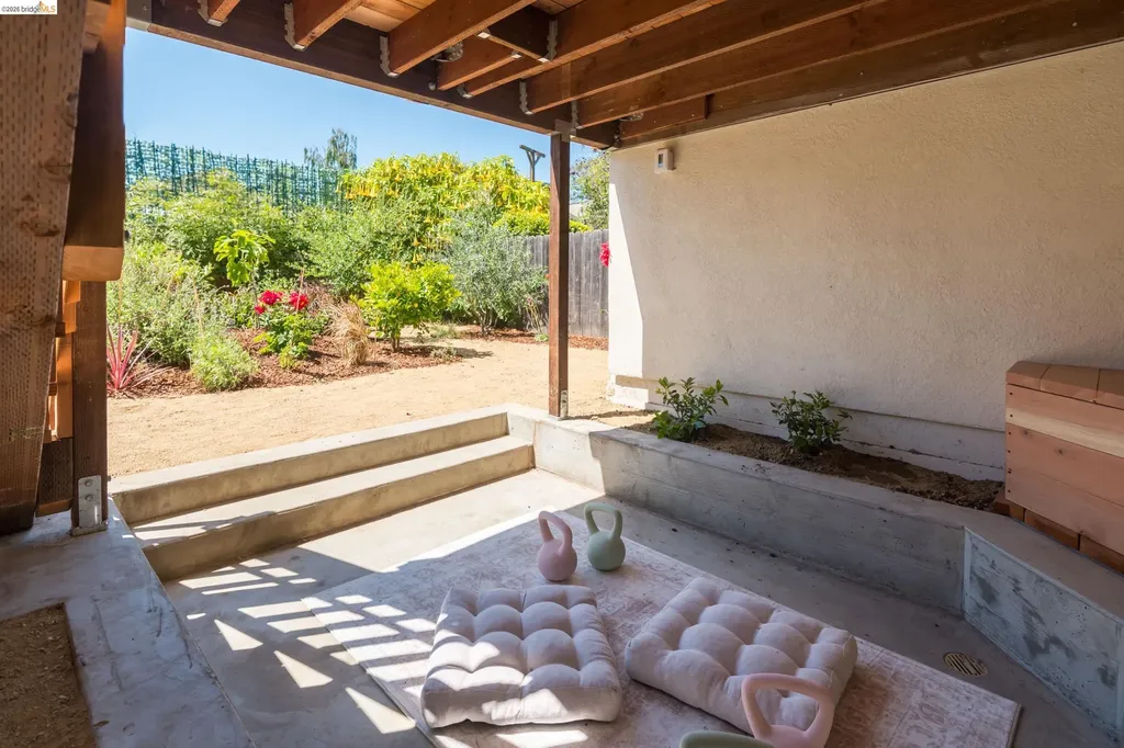 463 44th Street Oakland CA 94609