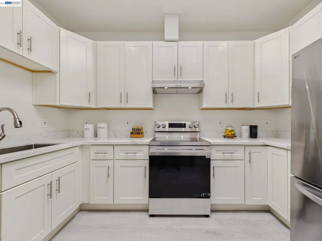 718 26 Oakland CA 94612