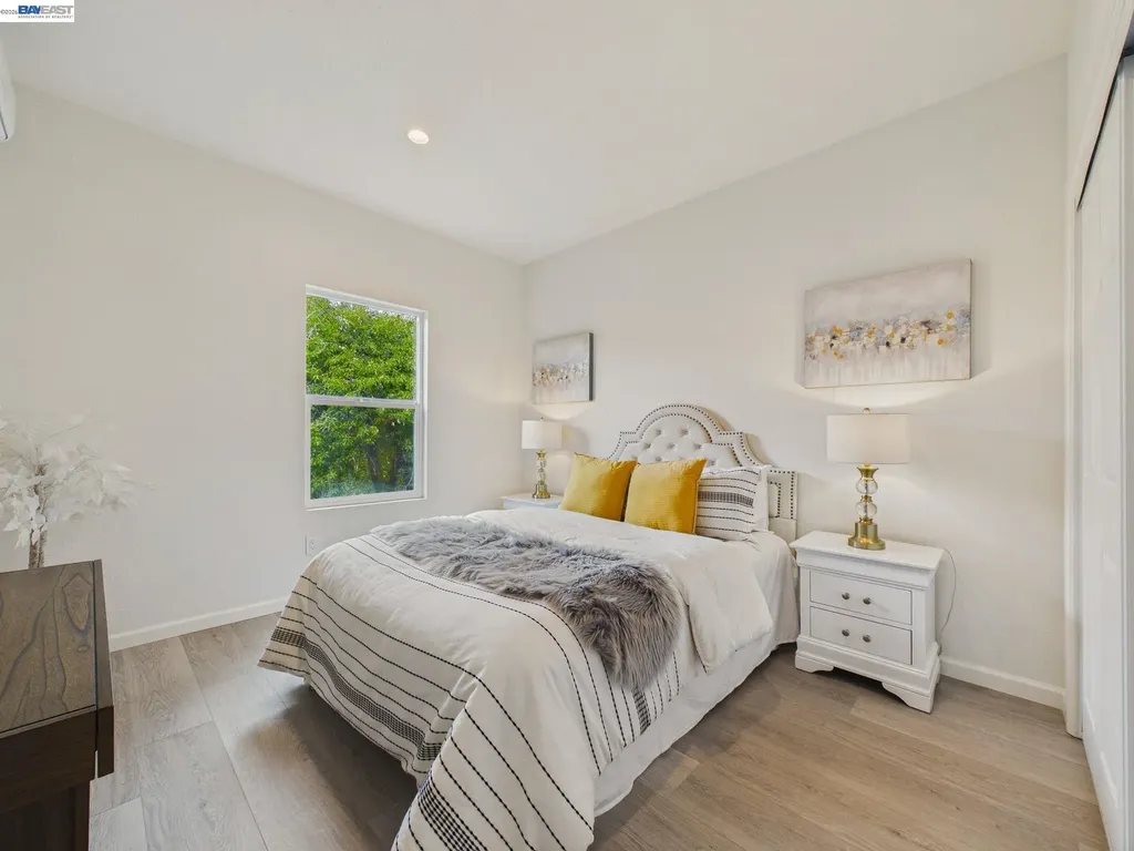 718 26 Oakland CA 94612