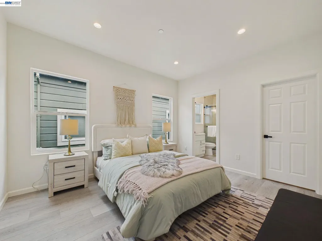 718 26 Oakland CA 94612