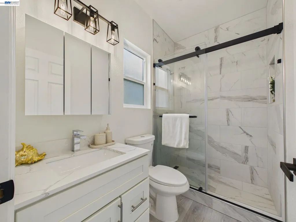 718 26 Oakland CA 94612