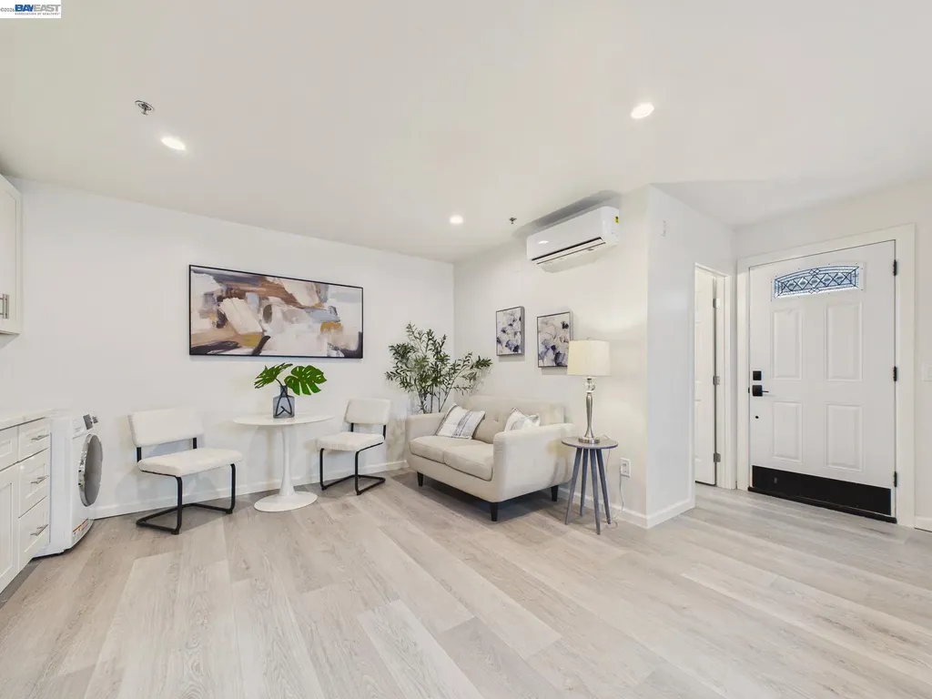 718 26 Oakland CA 94612