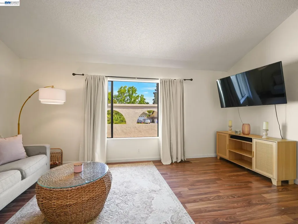 40701 Penn Lane Fremont CA 94538