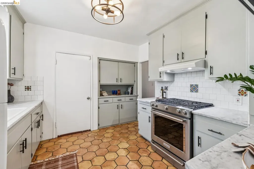 3535 Suter Street Oakland CA 94619