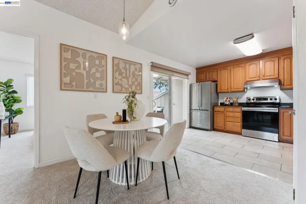 26 Raintree Court Hayward CA 94544