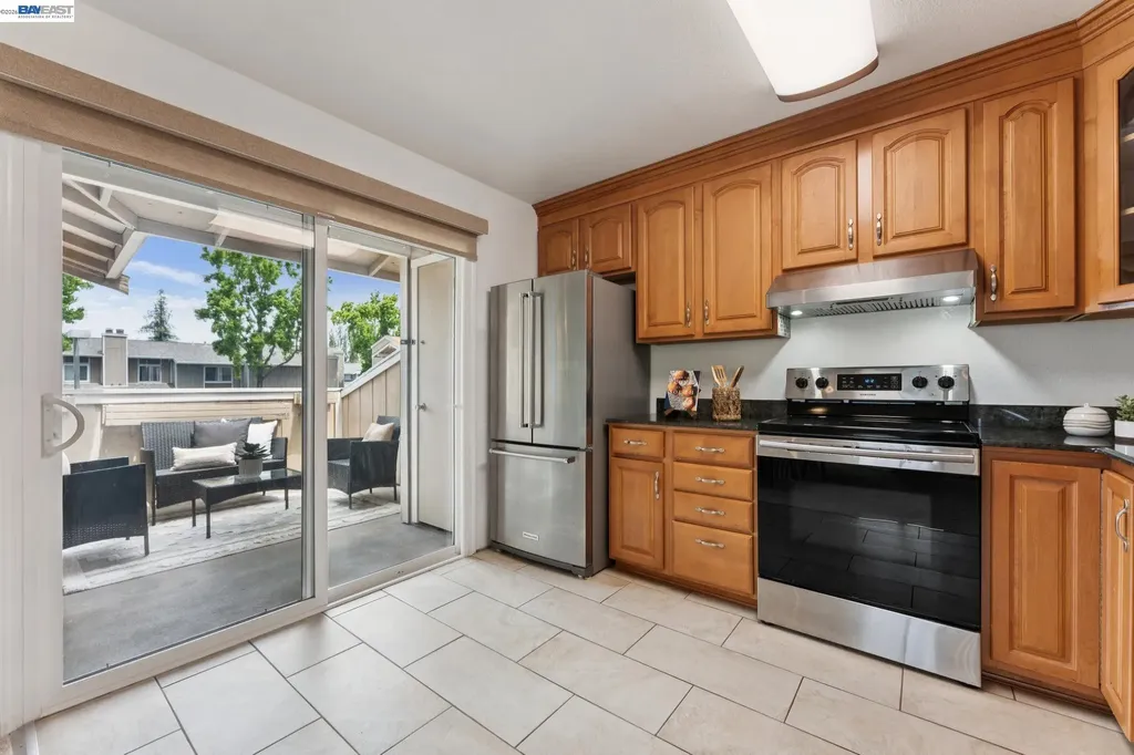 26 Raintree Court Hayward CA 94544