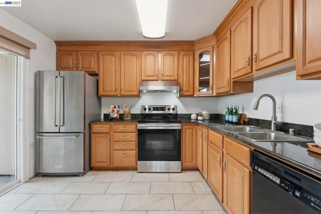 26 Raintree Court Hayward CA 94544