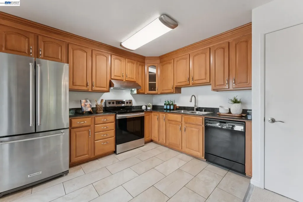 26 Raintree Court Hayward CA 94544