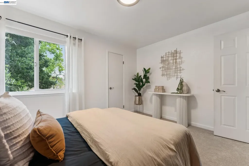 26 Raintree Court Hayward CA 94544