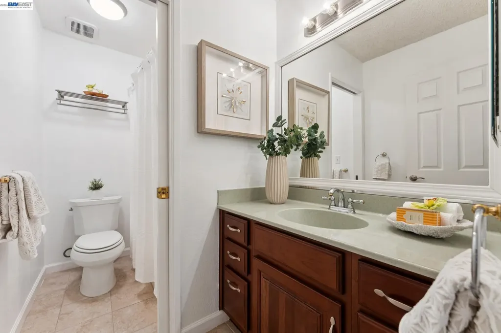 26 Raintree Court Hayward CA 94544