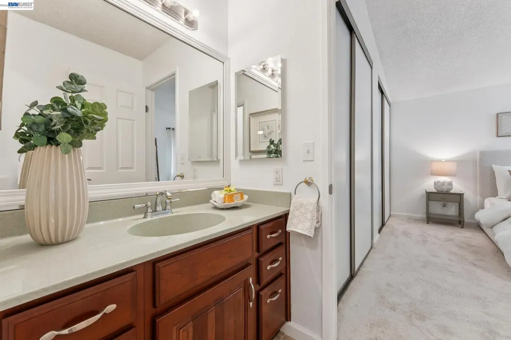 26 Raintree Court Hayward CA 94544